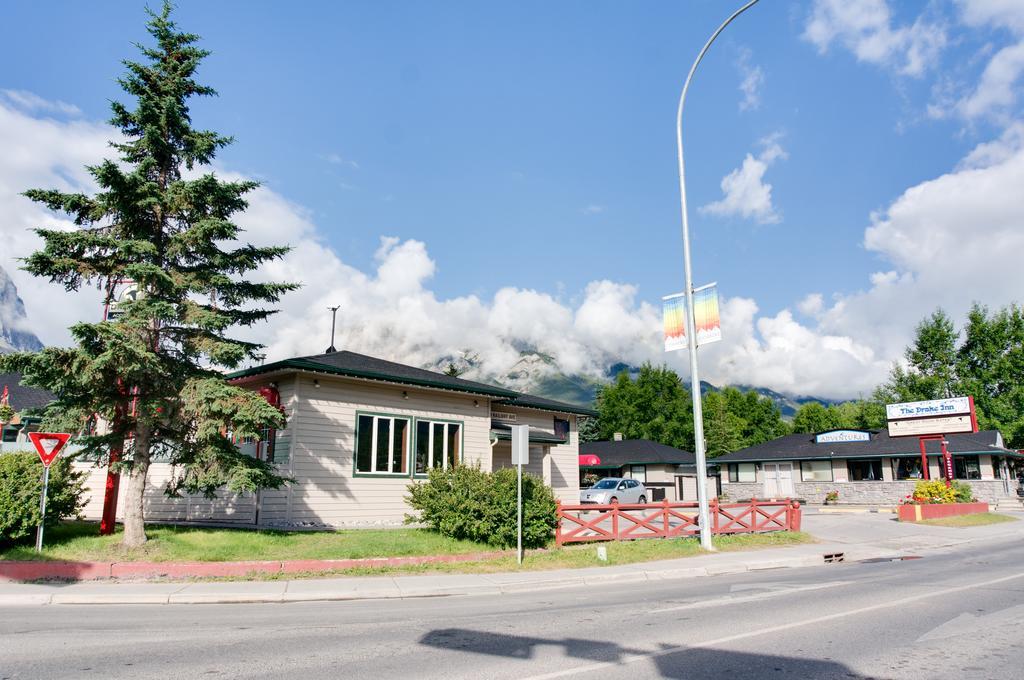 The Drake Inn Canmore Exterior photo