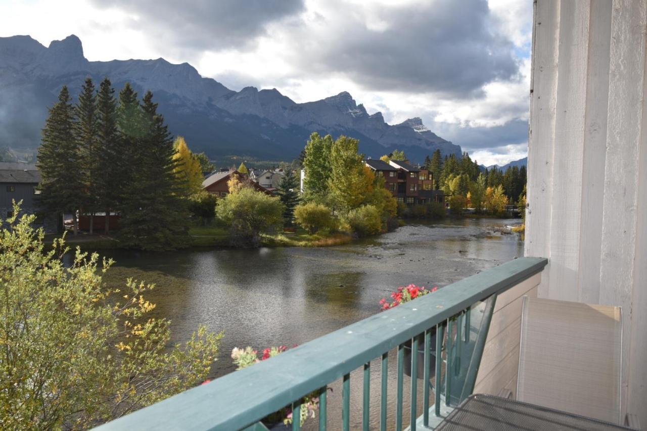 The Drake Inn Canmore Exterior photo